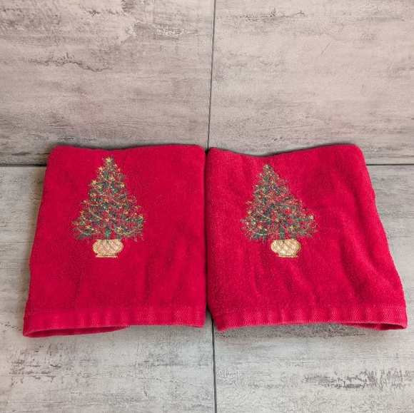 Set of Vintage Embroidered Christmas Towels Hand Towels Kitchen Towels Red Green - Picture 9 of 15